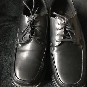 Men’s Black State Street Black Dress Shoes Size 9
